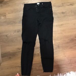 Sneak Peak black skinny’s with rips